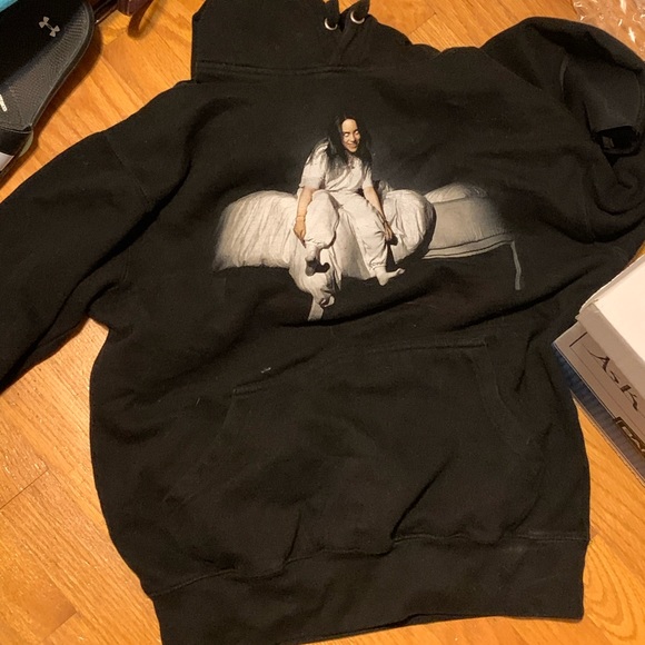 Tops - Billie Eilish sweatshirt